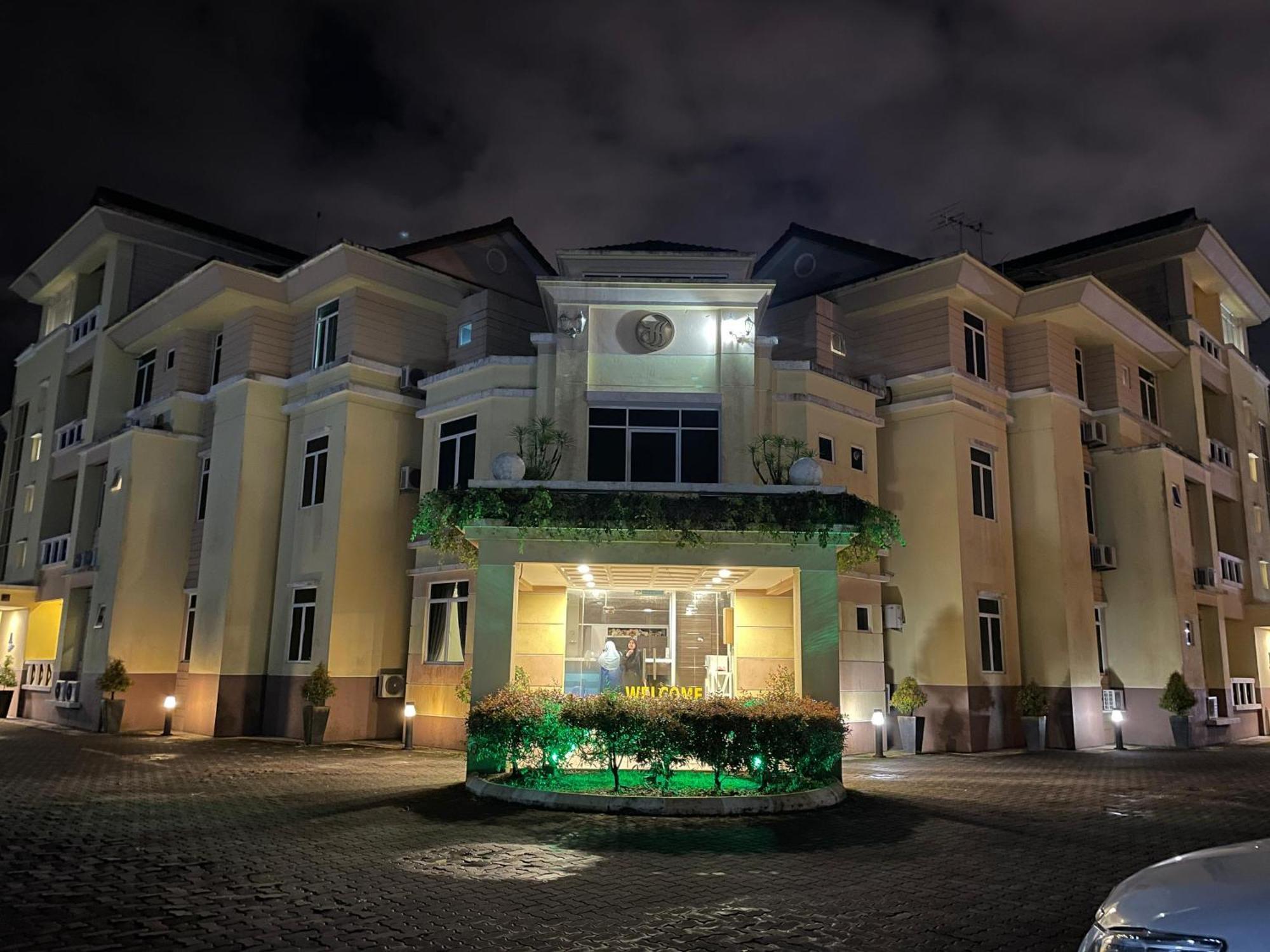 Song Service Apartment Formerly Known As Jinhold Service Apartment Kuching Zewnętrze zdjęcie